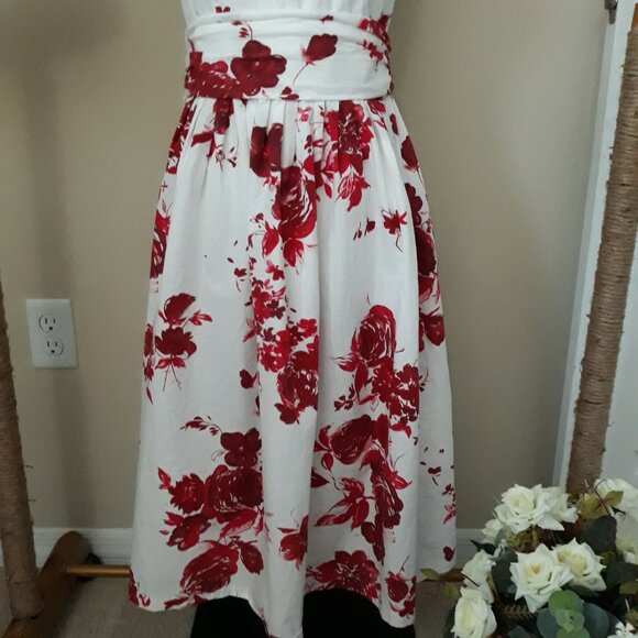 RED AND WHITE FLORAL DRESS / SIZE 6 / MARCA MODA INTERNATIONAL - Picture 4 of 9